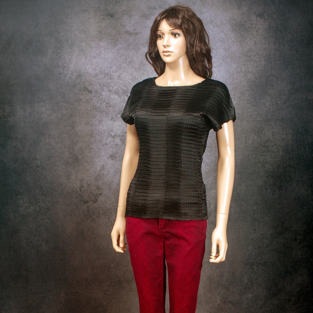 WD•NY - WOMEN'S TOP - BLACK - TEXTURED - SIZE MED